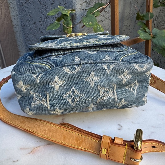 Louis Vuitton Monogram Denim Camera Bag Crossbody - Picture 14 of 16